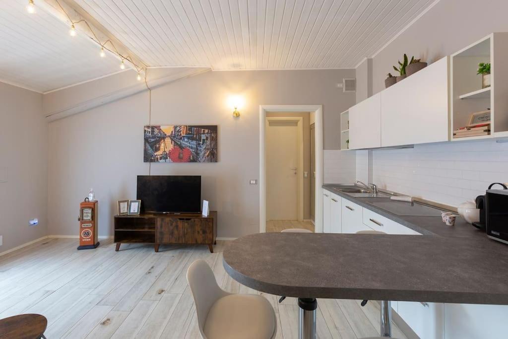 My Charming Apartments Ai Navigli-Vigevano Suite ميلان المظهر الخارجي الصورة